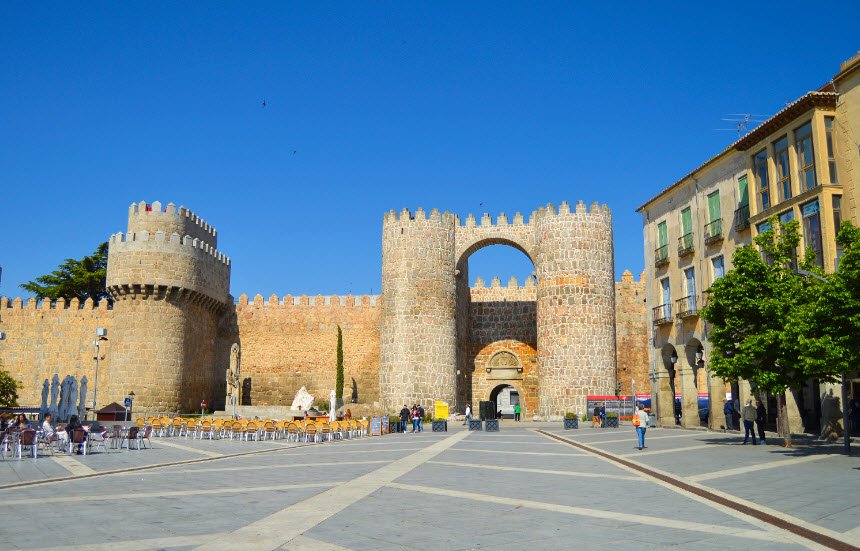 Puerta del Alcázar, Spain